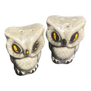 Vintage owl salt and pepper shakers gray 2" Yellow eyes. Good condition